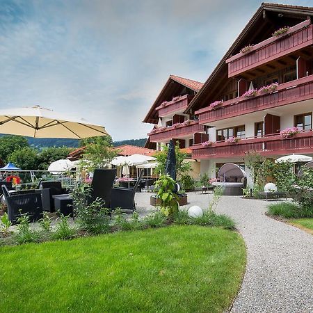 Familien- Und Wellnesshotel "Viktoria" Oberstdorf Extérieur photo