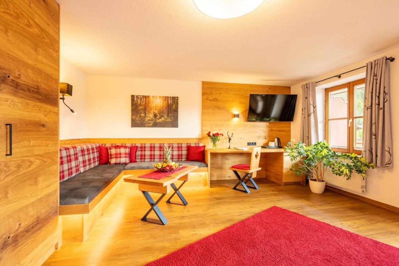 Familien- Und Wellnesshotel "Viktoria" Oberstdorf Extérieur photo