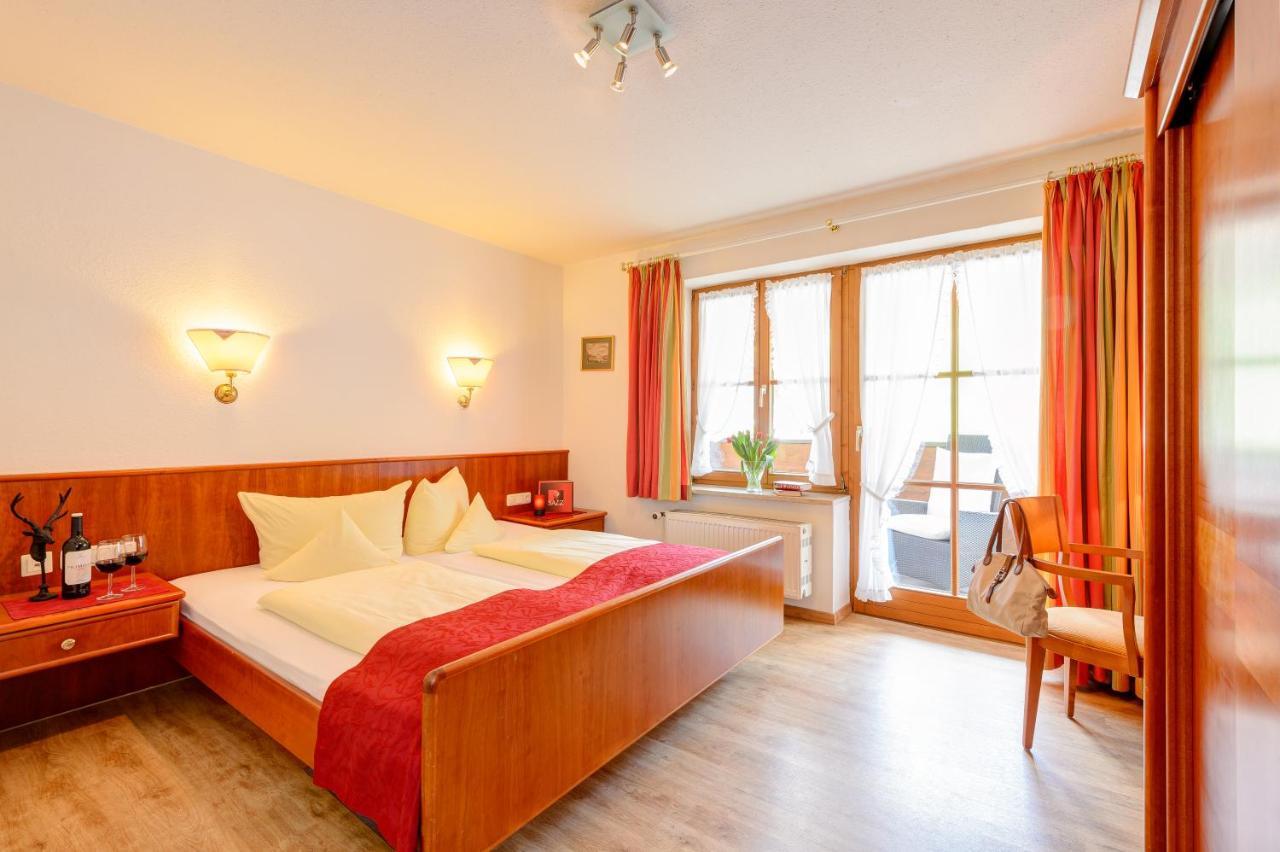 Familien- Und Wellnesshotel "Viktoria" Oberstdorf Extérieur photo