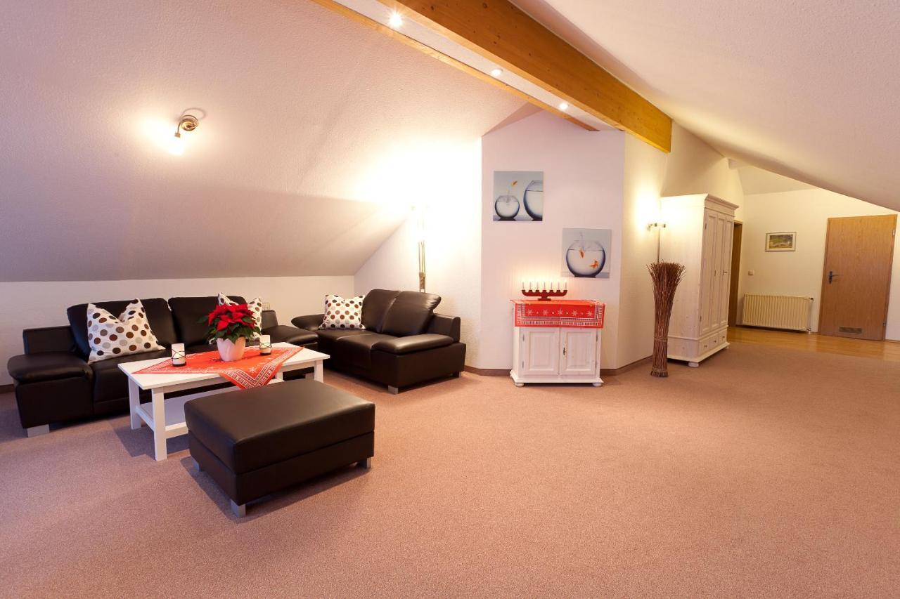 Familien- Und Wellnesshotel "Viktoria" Oberstdorf Extérieur photo