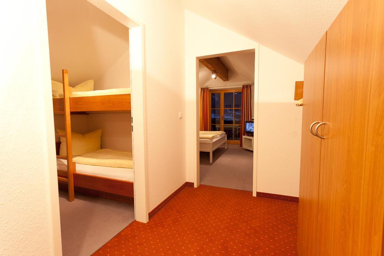 Familien- Und Wellnesshotel "Viktoria" Oberstdorf Extérieur photo