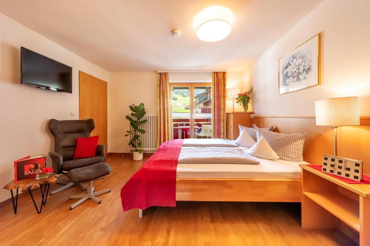 Familien- Und Wellnesshotel "Viktoria" Oberstdorf Extérieur photo