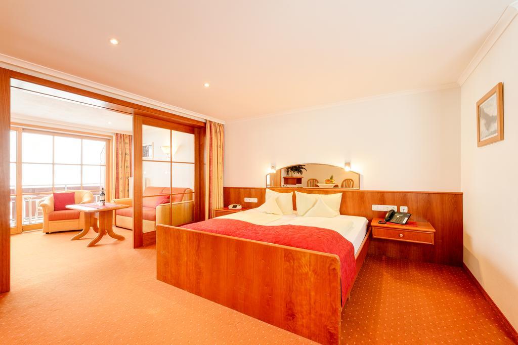 Familien- Und Wellnesshotel "Viktoria" Oberstdorf Extérieur photo