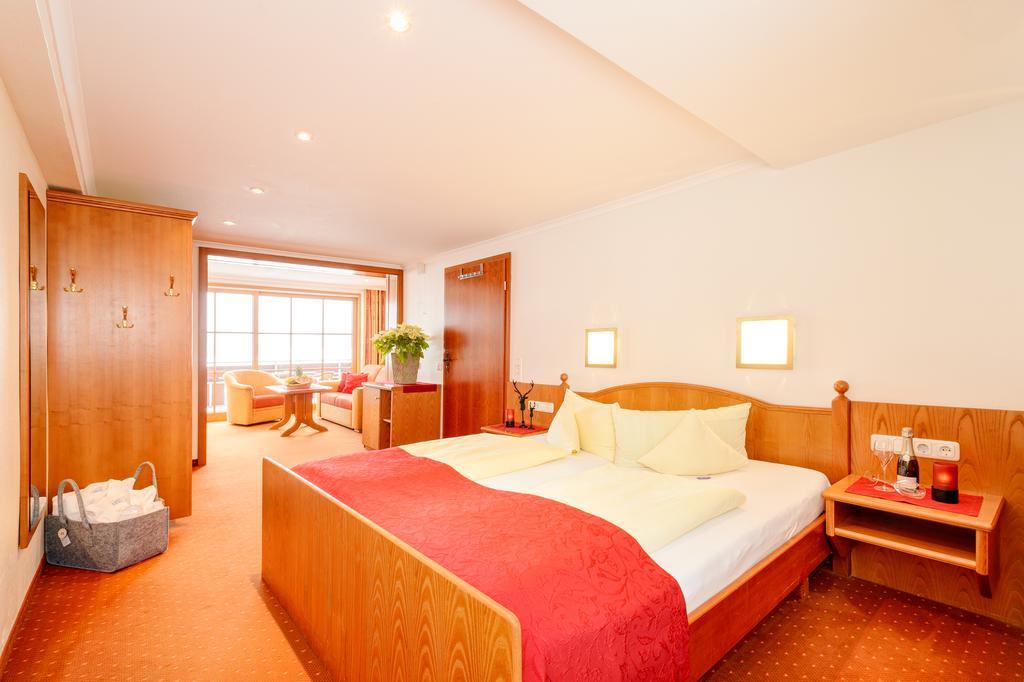 Familien- Und Wellnesshotel "Viktoria" Oberstdorf Extérieur photo
