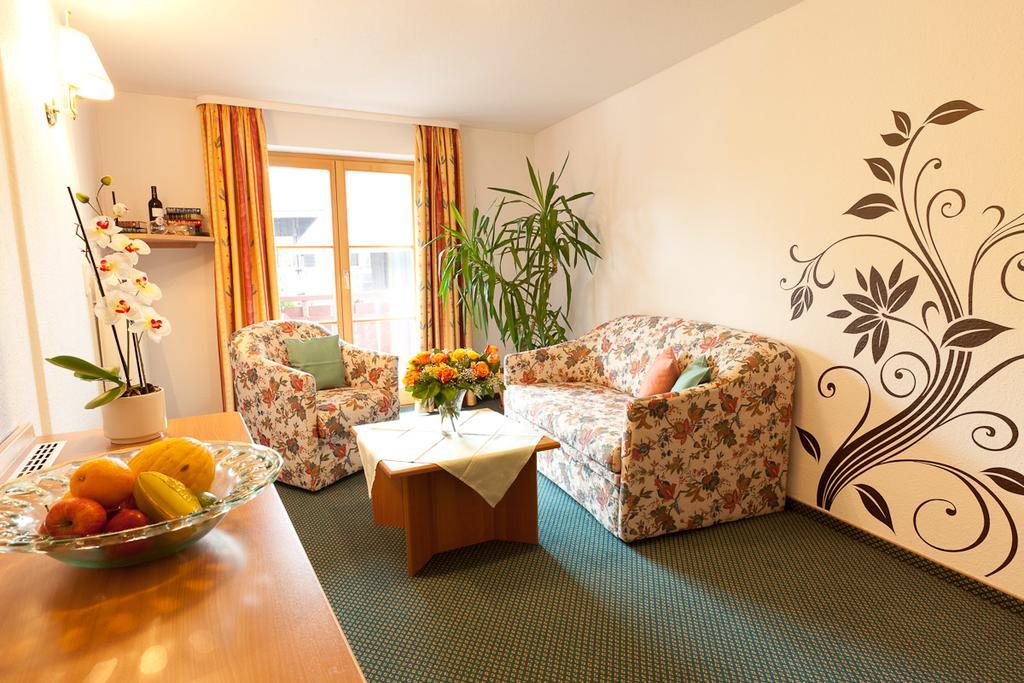 Familien- Und Wellnesshotel "Viktoria" Oberstdorf Extérieur photo
