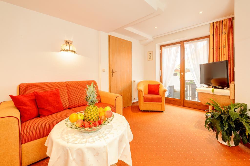 Familien- Und Wellnesshotel "Viktoria" Oberstdorf Extérieur photo
