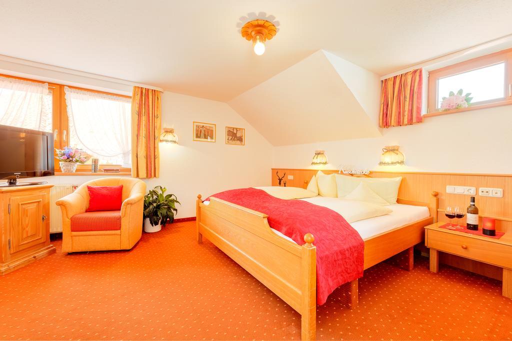 Familien- Und Wellnesshotel "Viktoria" Oberstdorf Extérieur photo