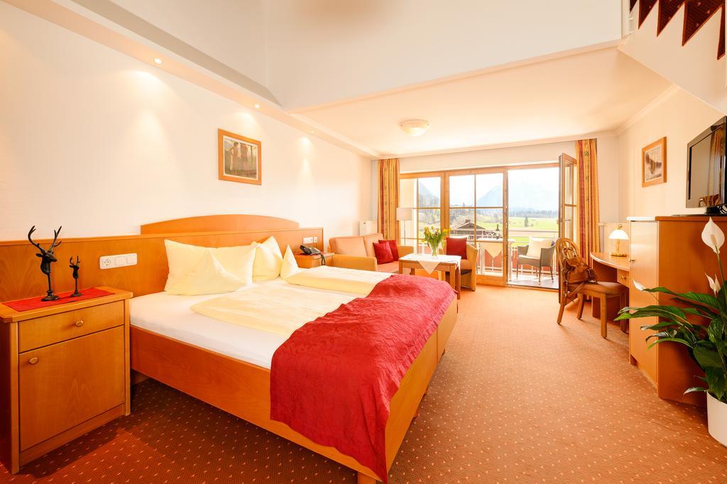 Familien- Und Wellnesshotel "Viktoria" Oberstdorf Extérieur photo