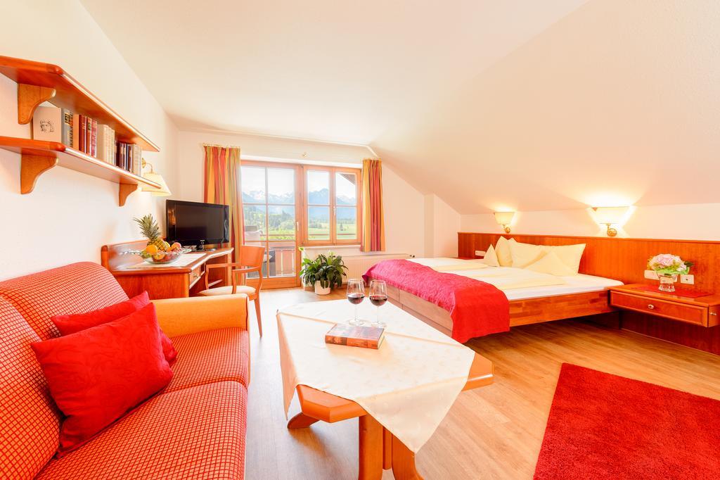 Familien- Und Wellnesshotel "Viktoria" Oberstdorf Extérieur photo