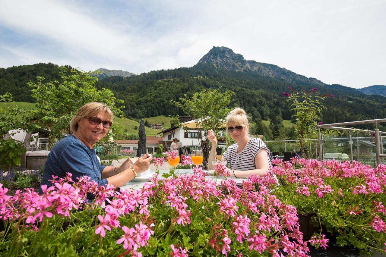 Familien- Und Wellnesshotel "Viktoria" Oberstdorf Extérieur photo